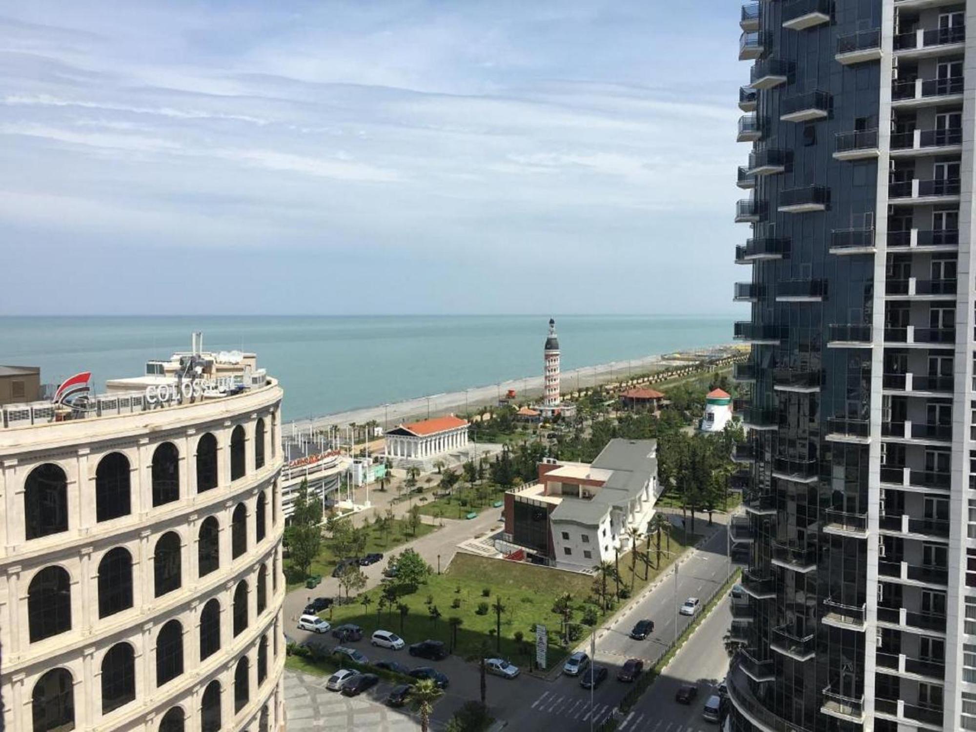 Apart Hotel Black Sea Towers Batumi Exterior photo